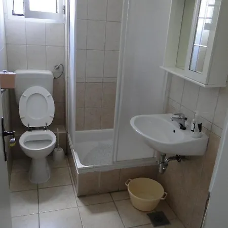 Hana Apartment *